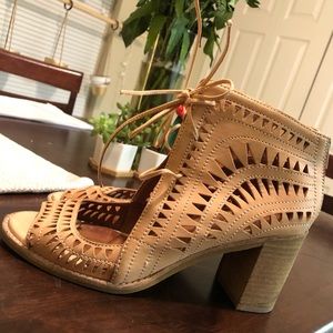 🌵 Jeffrey Campbell cutout heels